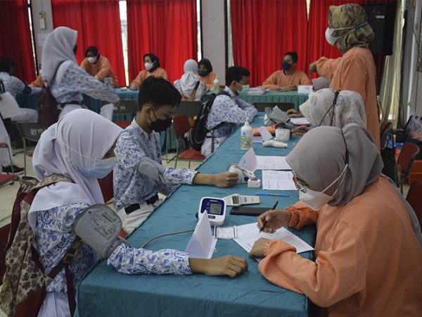 Vaksinasi Dosis Kedua untuk Peserta Didik SMA Yayasan Pupuk Kaltim